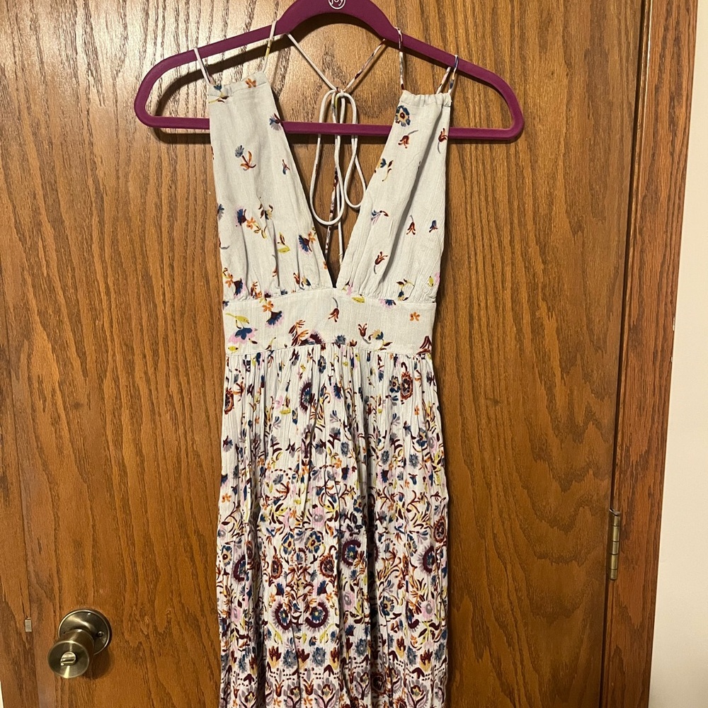 Kimchi Blue Backless Floral Dress - White and Blue - Picture 4 of 7
